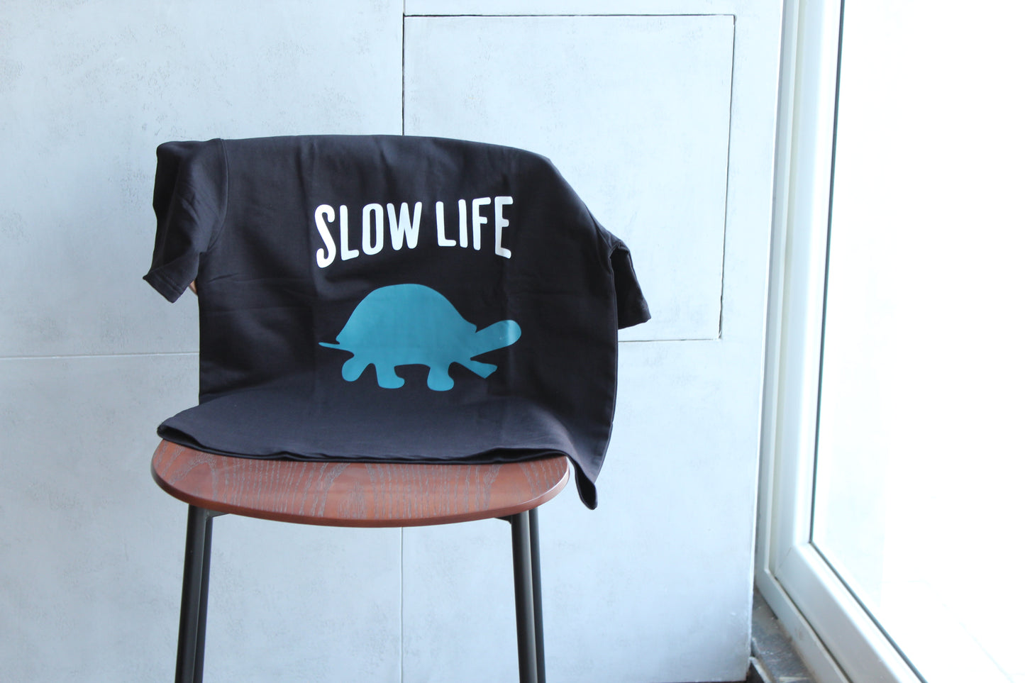 Slow Life Against the Rush